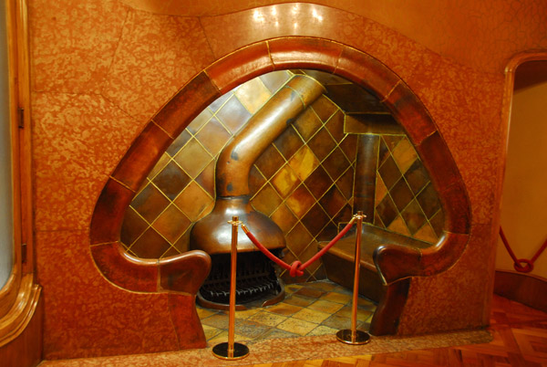 Mushroom-shaped nook on the 1st floor, Casa Batll