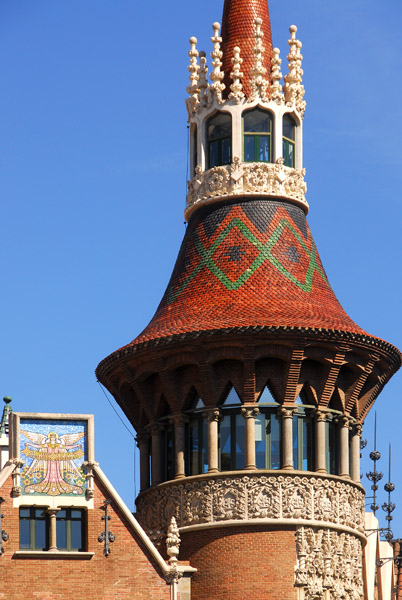 Main tower of Casa de las Punxes, Barcelona