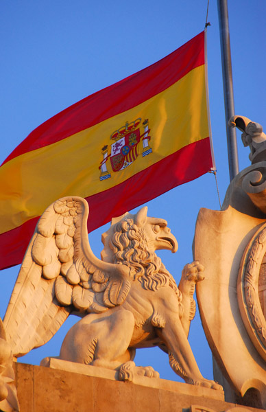 Flag of Spain with a griffon in the evening light, Plaa Sant Jaume
