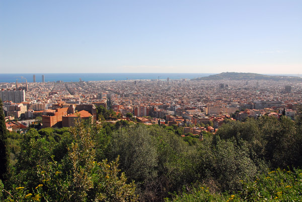 View over the giant city of Barcelona from the top of Gell Park