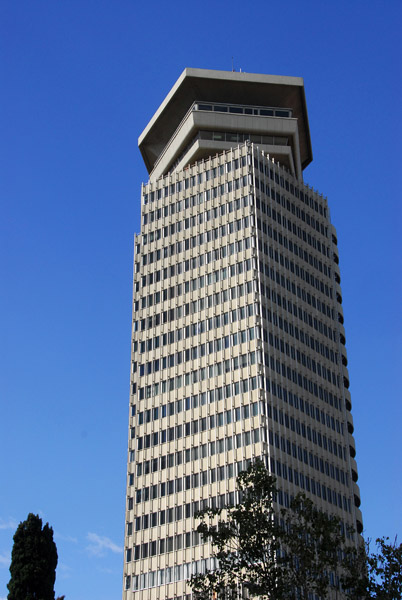 Edificio Coln (110m) Barcelona, 1970