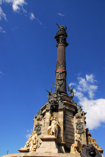 Monument a Colom, 47.1m tall with a 7.2m statue