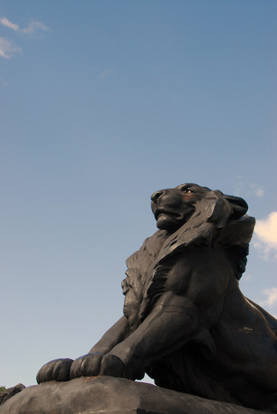 Lion of the Monument a Colom by Agapit Vallmitjana
