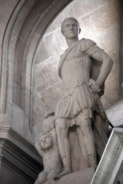 Statue of a Roman general, MNAC Rotunda
