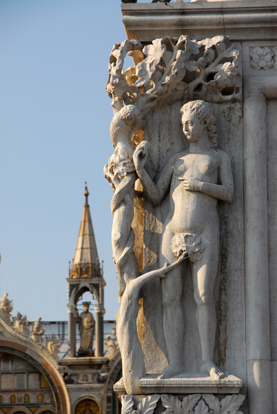 Statue of Eve on the Doge's Palace, Venice