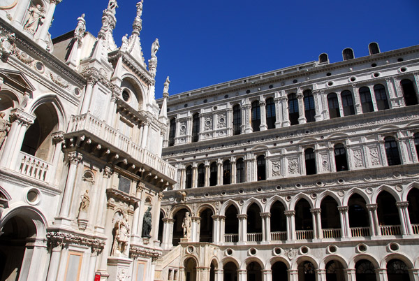 The Courtyard of the Palazzo Ducale di Venezia
