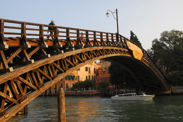 Ponte dell'Academia across the Grand Canal, a 1985 replacement of a 1930s wooden bridge
