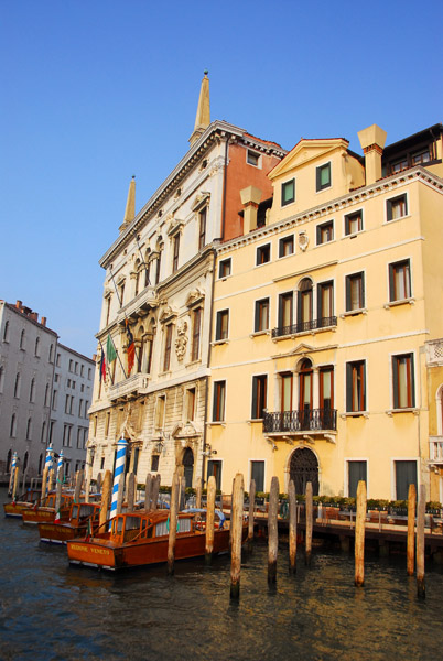 Palazzo Balbi and the adjacent Palazzo Caotorta-Angaran