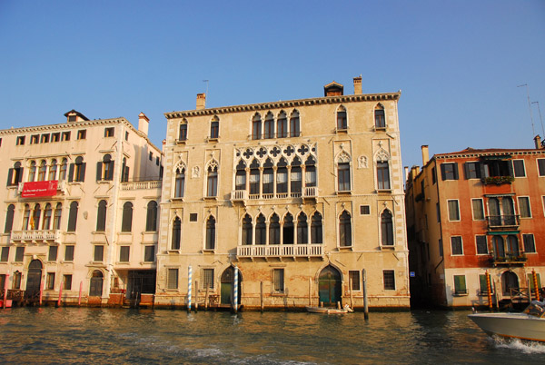 Palazzo Bernardo (15th C. Gothic) and to the left, a partial view of Palazzo Querini Dubois