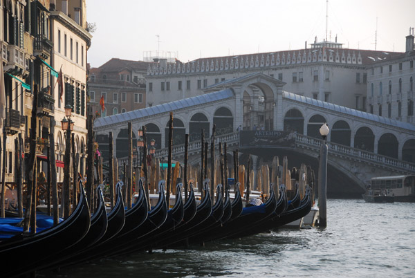 The Rialto Bridge comes into sight