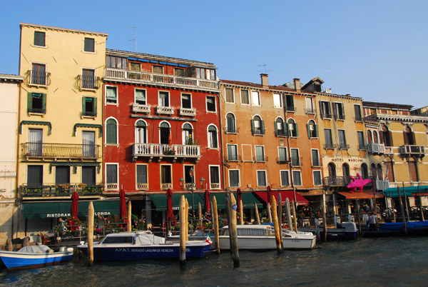 Riva del Vin on the right bank of the Grand Canal below the Rialto Bridge