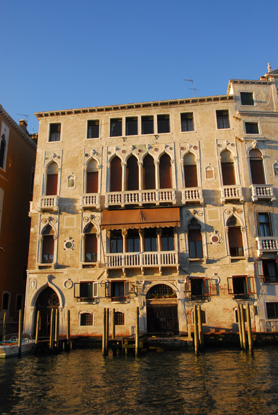The Baroque Palazzo Barbaro of 1694 (closer to the Ponte dell'Academia)