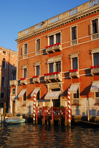 Casa Barocci on the Grand Canal by the Sant'Angelo vaporetto station