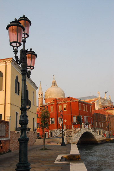 Fondamente della Croce with the dome of il Redentore, Giudecca