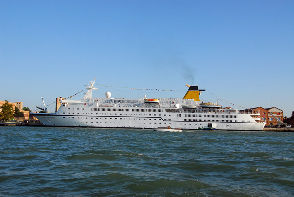 MS Spirit of Adventure tied up along Canale della Giudecca in Venice