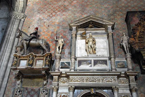 Monuments to Paolo Savelli & Benedetto Pesaro at the end of the right transcept above the entry to the Sacristy, i Frari