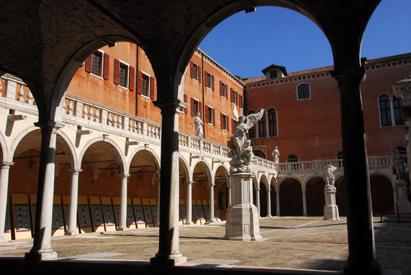 Cloister and Franciscan Monastery of i Frari,
