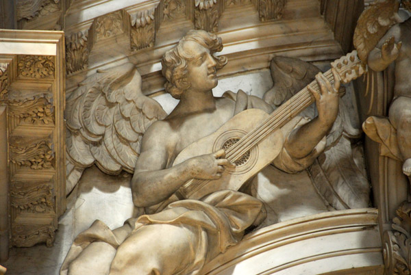 Angel playing a stringed instrument on the Alter of S. Antonio, i Frari