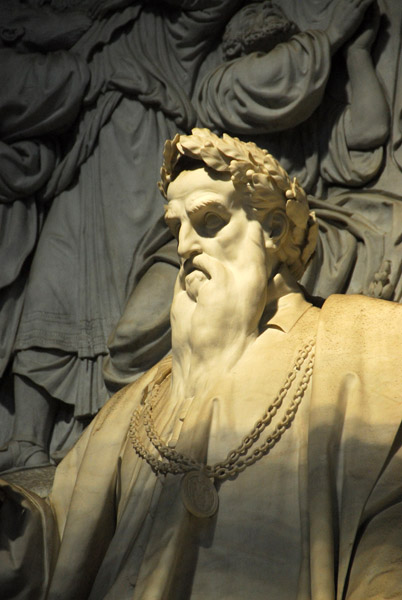 Canova's statue of Titian crowned with a laurel wreath