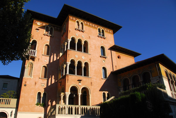 Italian Palazzo on Via Lepanto in Lido di Venezia