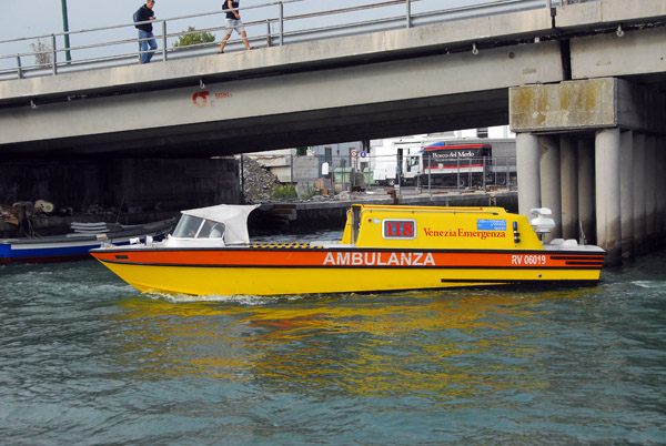 Venice Ambulance boat - Ambulanza Venezia