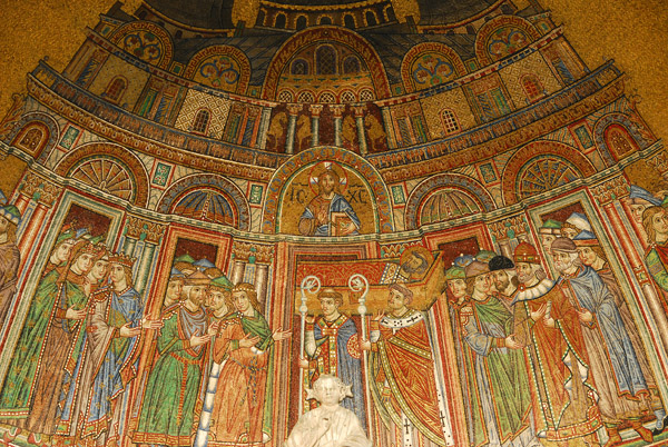 San Marco Mosaic - The procession bringing St. Mark's relics to the Basilica, above St. Alipius' Gate