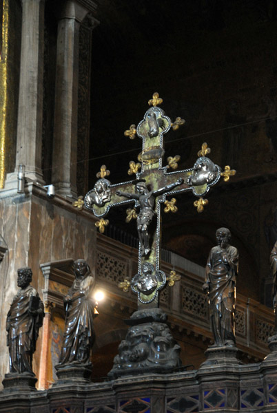 Cross on the iconostasis of St. Mark's Basilica