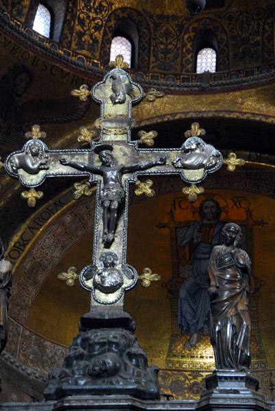 Cross on the iconostasis of St. Mark's Basilica