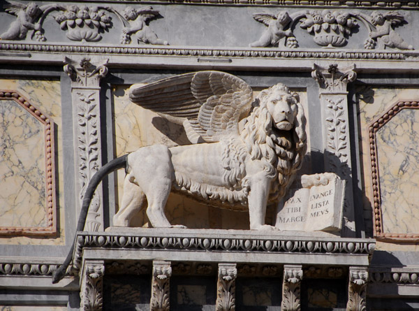 Lion of St. Mark on the faade of the Scuole Grandi di San Marco, one of the 6 old solidarity institutions of Venice