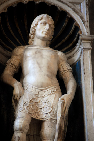 Center right figure on the Doge Pietro Mocenigo Monument, San Zanipolo