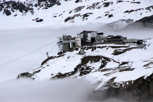 The Plan Maison lift station is just above the cloud layver