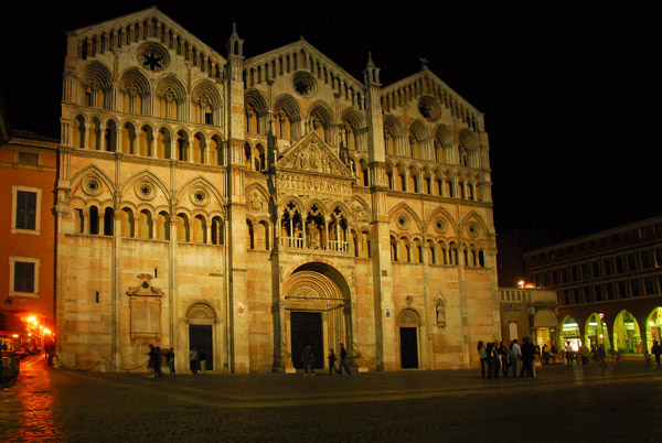 Western facade of the Duomo of Ferrara, Piazza della Cattedrale