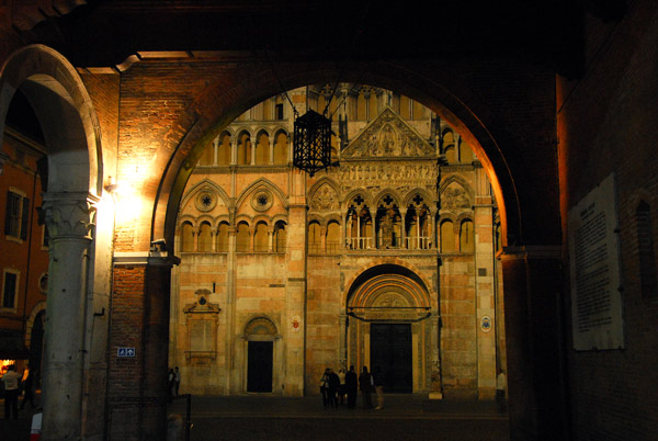 Duomo, Cathedral of St. George, from arch of the Palazzo del Municipio, Ferrara