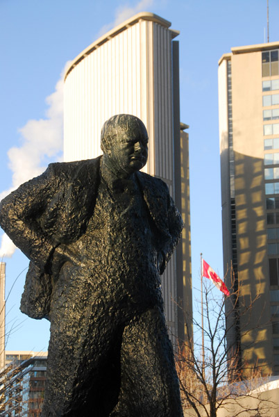 Winston Churchill, Nathan Phillips Square, Toronto