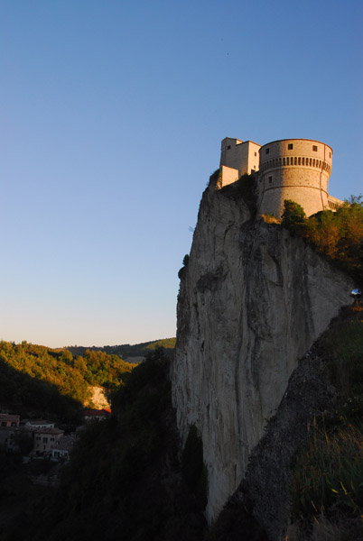 Steep cliff on the east side of the fortress