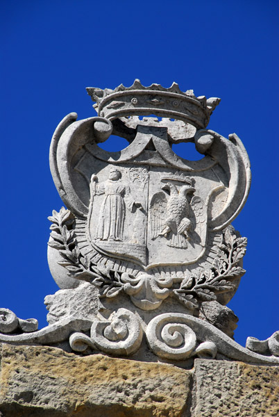 San Leo coat-of-arms over the gate