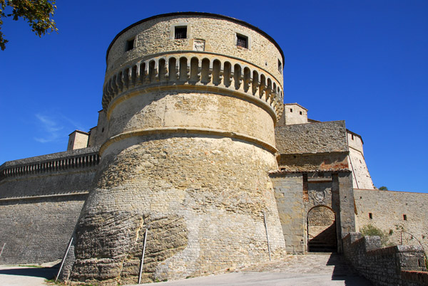 Fortress of San Leo, mid-day
