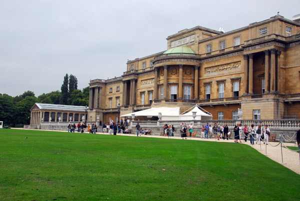 Rear garden of Buckingham Palace, London
