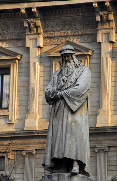 Leonardo Da Vinci, Piazza del Scala