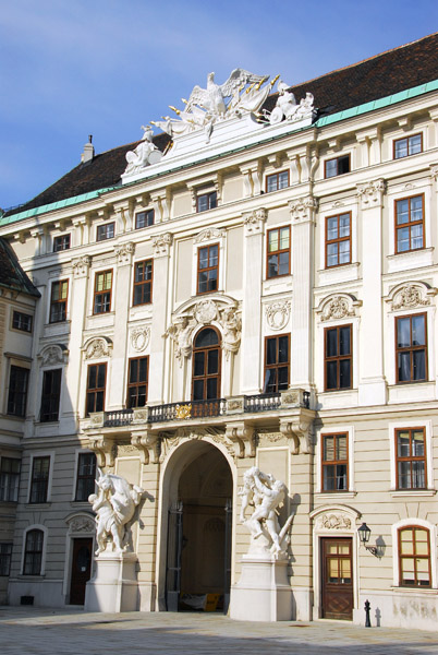 Reichskanzleitracht, Hofburg