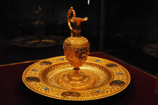 Baptismal decanter and plate, Spain, 1571