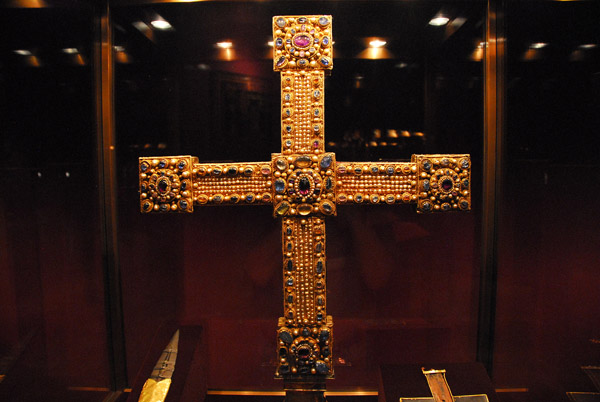 Imperial Cross, ca 1024