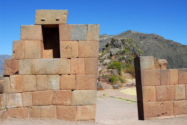 The highest quality Inca stonework at Pisaq is found in Intihuatana, the temple quarter