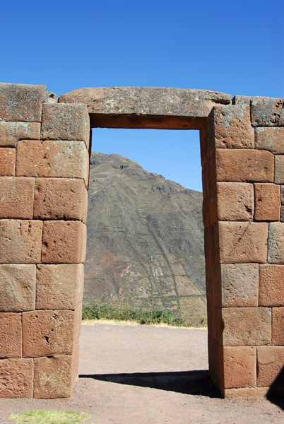 Inca doorway, Intihuatana - Pisaq