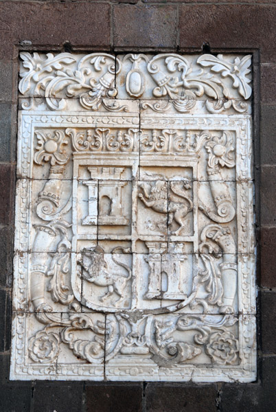 Spanish coat-of-arms, Iglesia del Triunfo