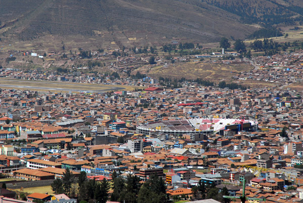 Cusco Stadium and airport