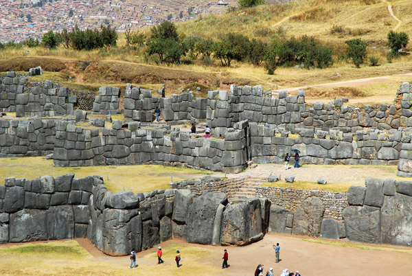 There were thankfully no annoying peddlers harrassing tourists at Sacsayhuamn