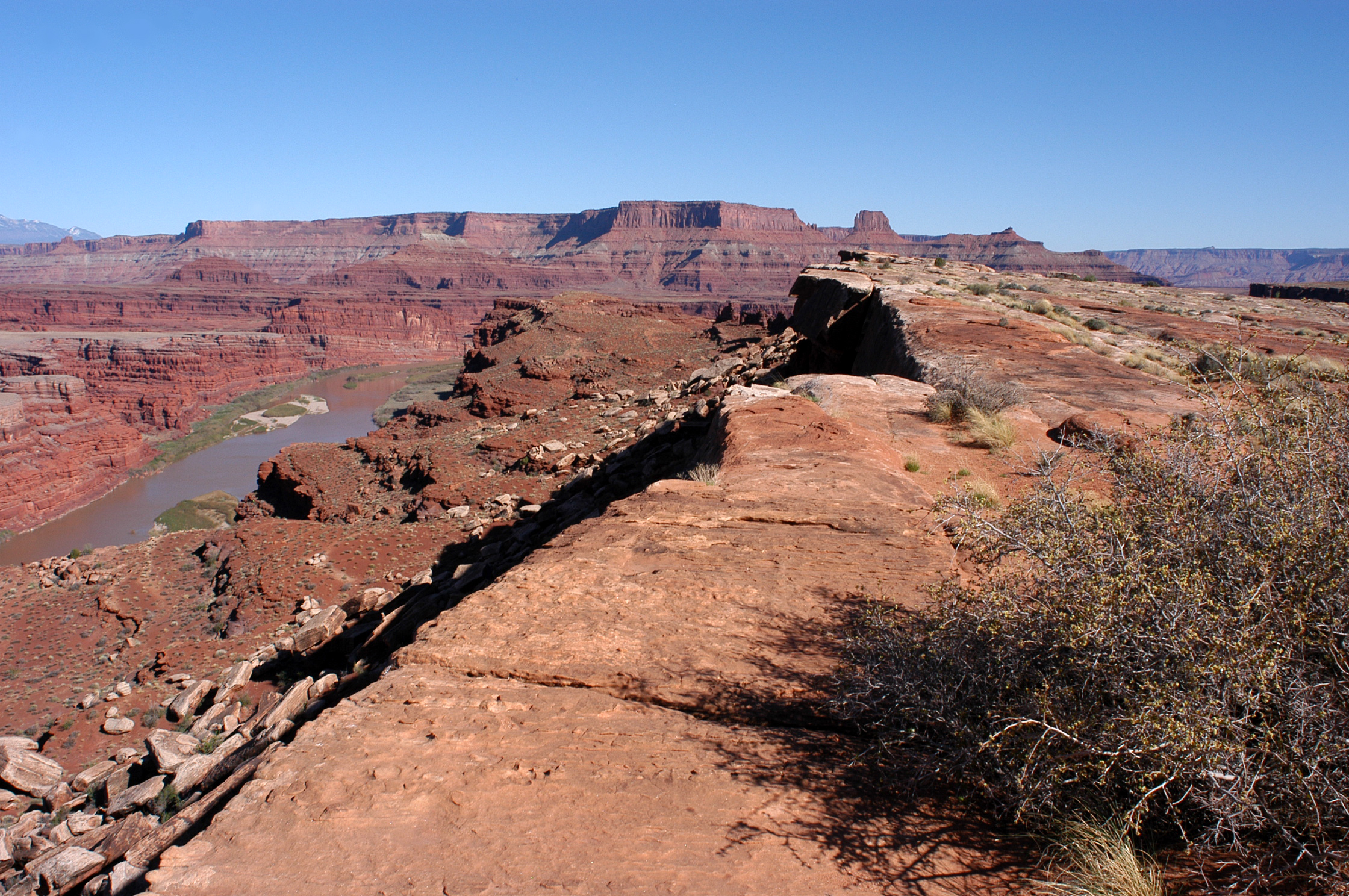 View to the southeast along the rim