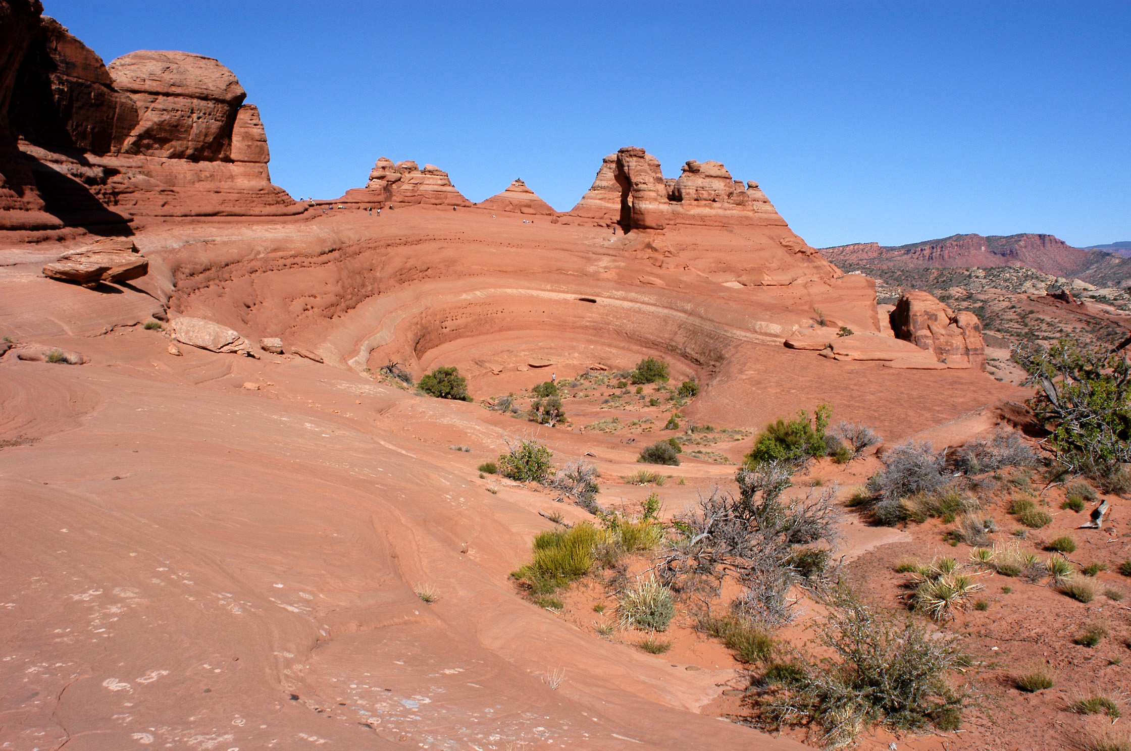 Looking east at Delicate Arch and its basin