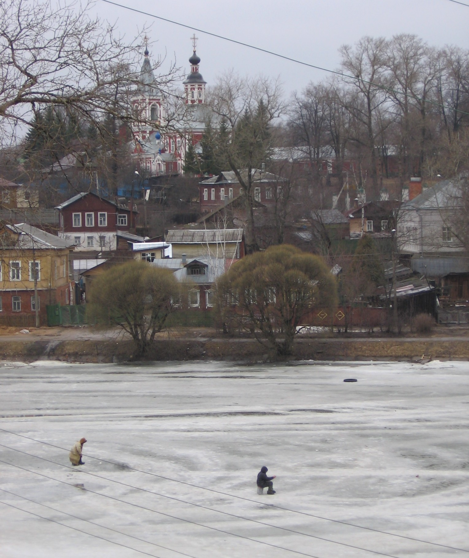 Mid-April ice fishing in Sergiev Posad